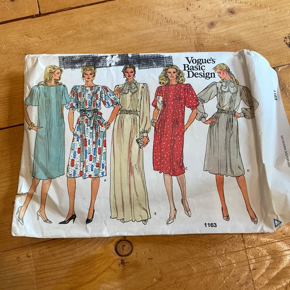 Vintage Vogue Very Easy Very vogue
Sewing pattern 1163 size 12